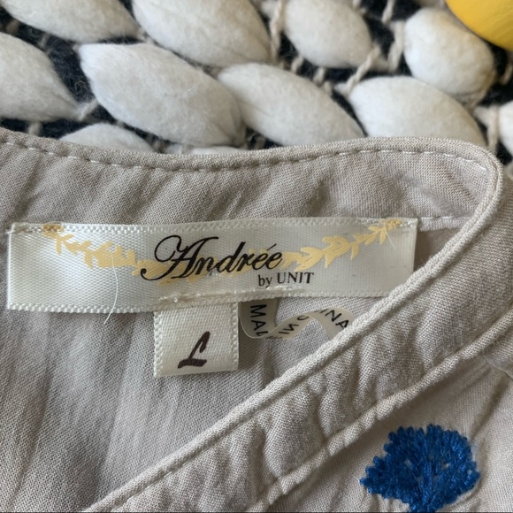 Sleeveless Ombré Embroidered Tunic - Picture 3 of 5